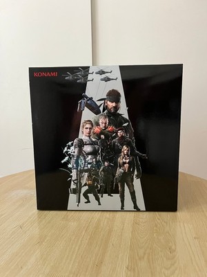 NEW IN BOX Metal Gear Solid Delta Snake Eater Collector's Pack