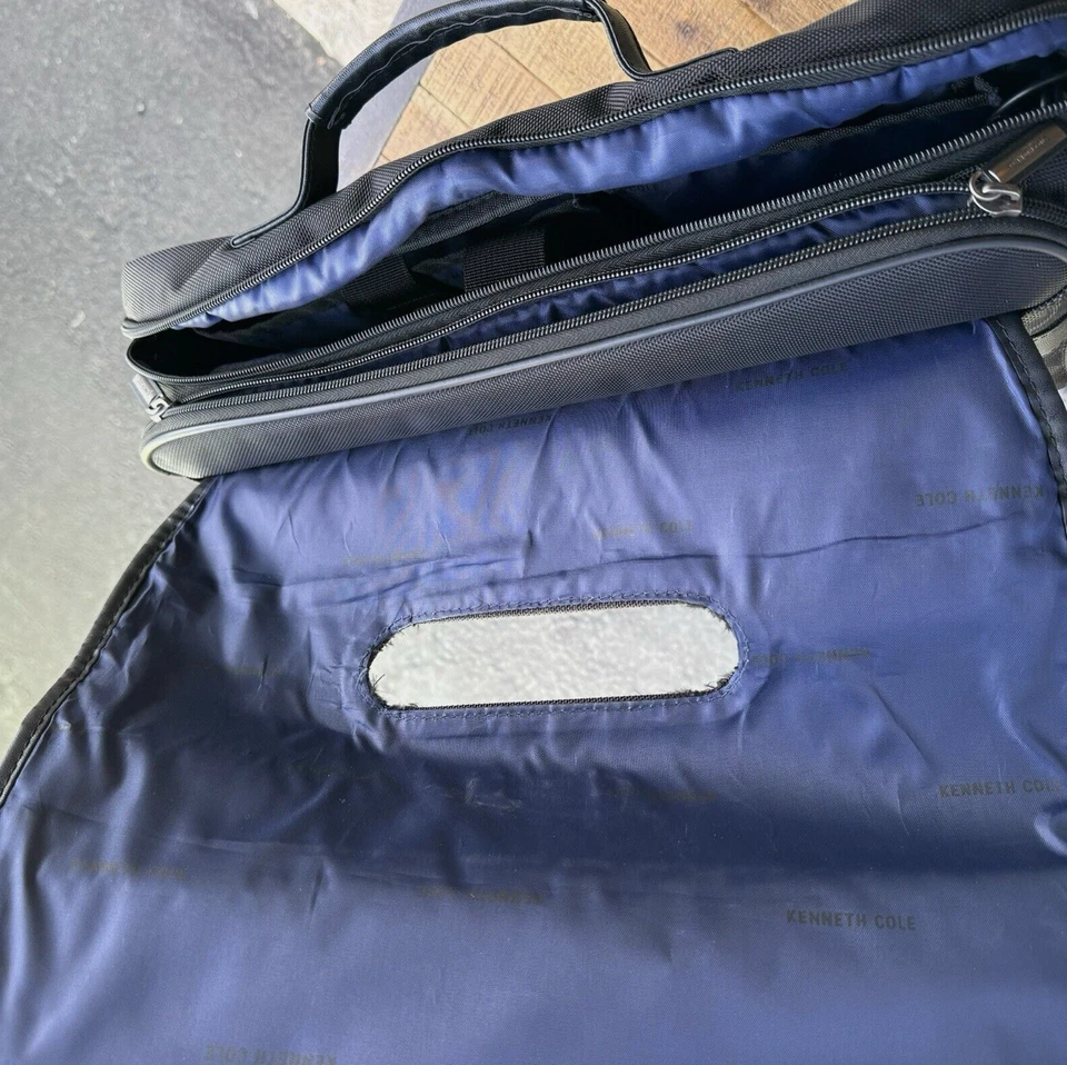 BOLSO PARA PORTÁTIL KENNETH COLE REACCIÓN PROTECCIÓN RFID MÚLTIPLES BOLSILLOS CON HOMBRO (R) Foto 4 de 4