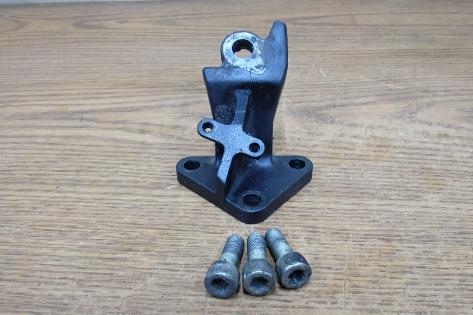 1999 TRIUMPH ADVENTURER 900C KICKSTAND MOUNTING BRACKET - Изображение 2 из 4