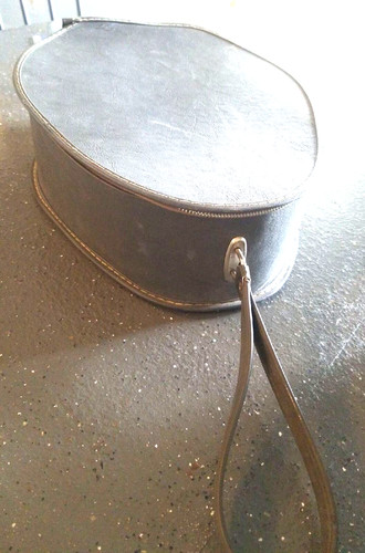 Vintage zipped travel case