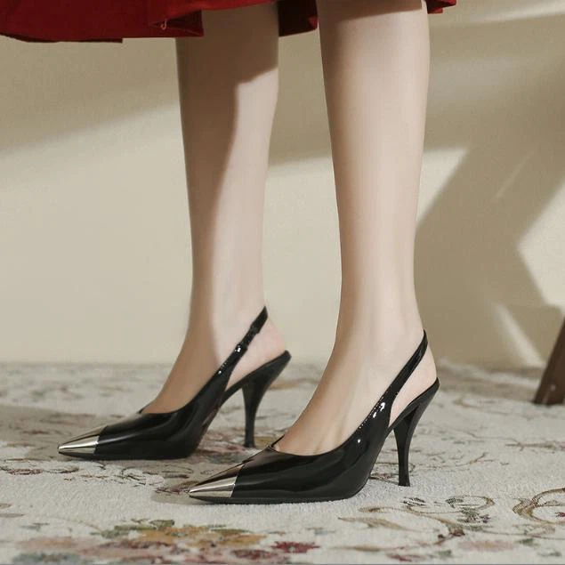 Sandalias de tacón de aguja de charol para mujer con punta de metal con tacón de aguja Foto 3 de 4