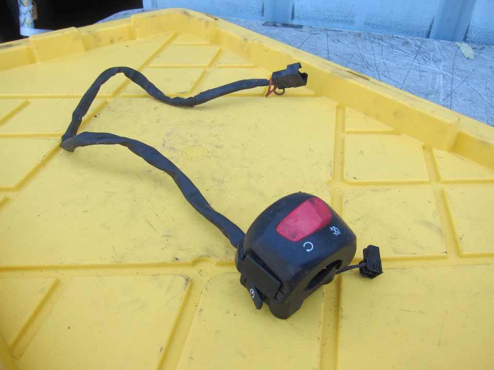 Suzuki GS1000 1980 OEM CLIP DERECHO EN MANGO APAGADO INTERRUPTOR INTERRUPTOR Foto 2 de 4