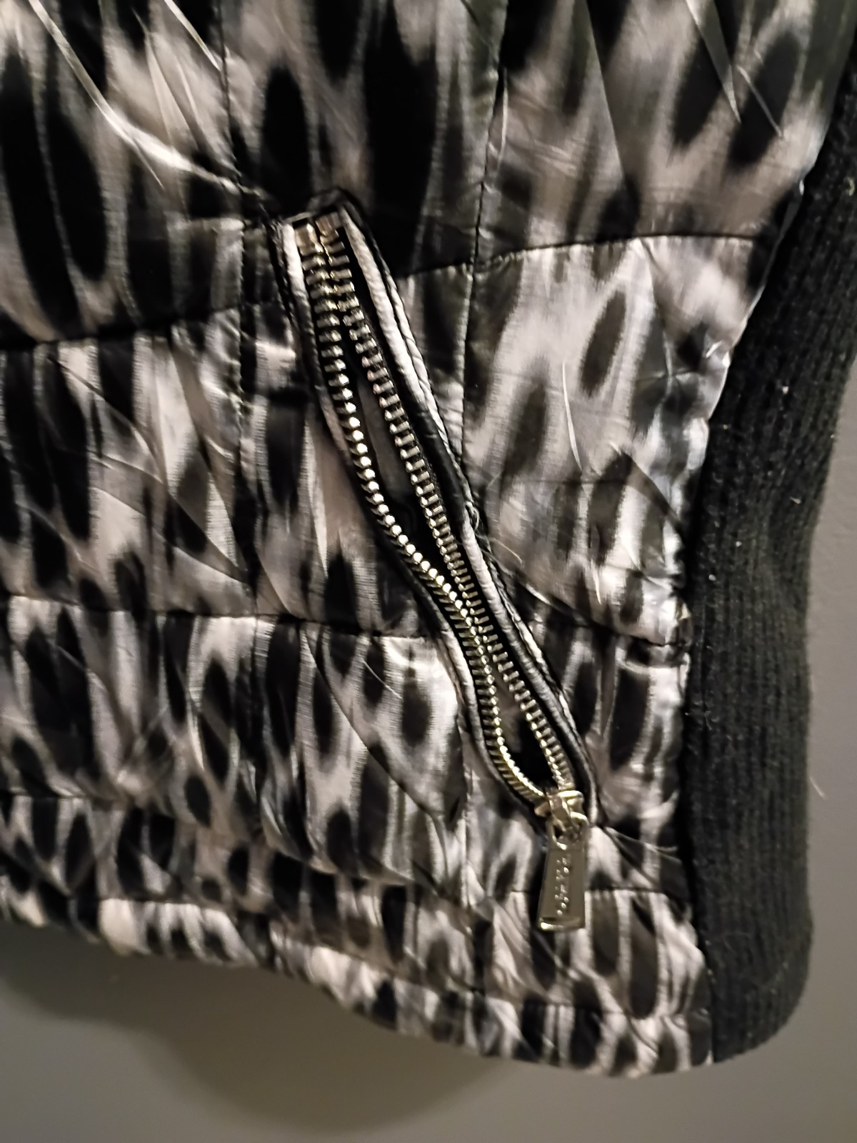 Calvin Klein Performance Women's Leopard Print Puffer Vest Size XS thumbnail 5