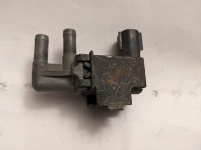 2001-03 TOYOTA CELICA GENUINE VACUUM SWITCH VALVE VSV # 90910