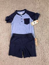 NWT Levi  s Boys 2 Piece Set Shorts and Shirt Size 5 Medium