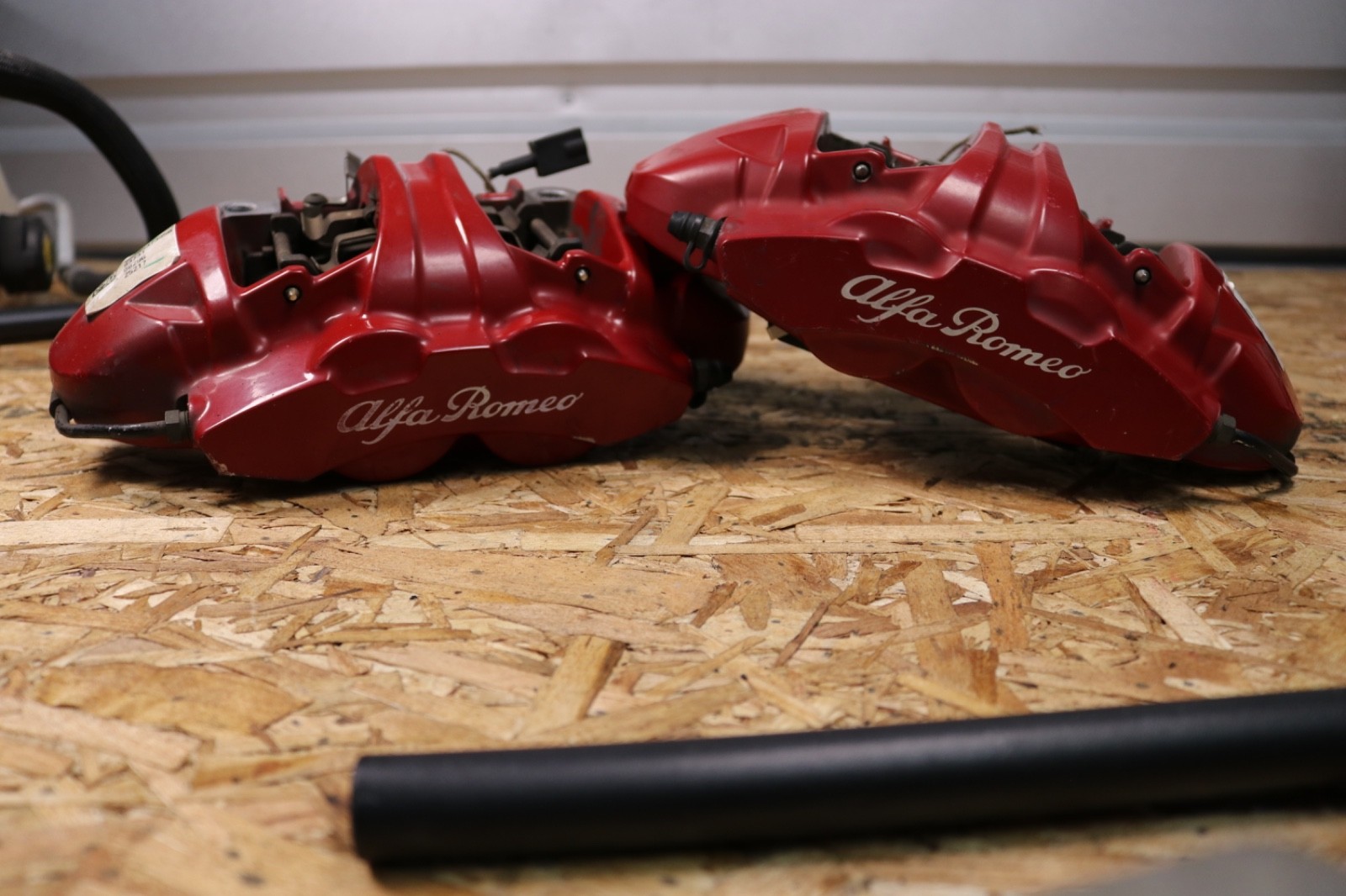 17-22 ALFA ROMEO GIULIA FRONT RIGHT AND LEFT BRAKE CALIPER SET OF 2 CALIPERS RED
