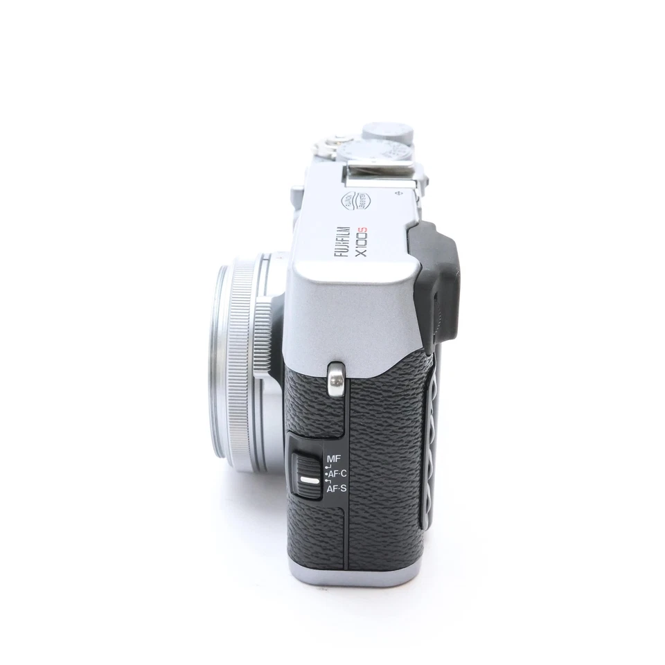 Fujifilm Fuji X100S Silver Digital Camera Shutter Count 10900 - Image 2 of 4