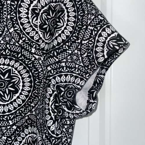 Talbots Black & White Dress with Pom Poms Medallion Floral Womens Sz M Petites - Picture 4 of 6