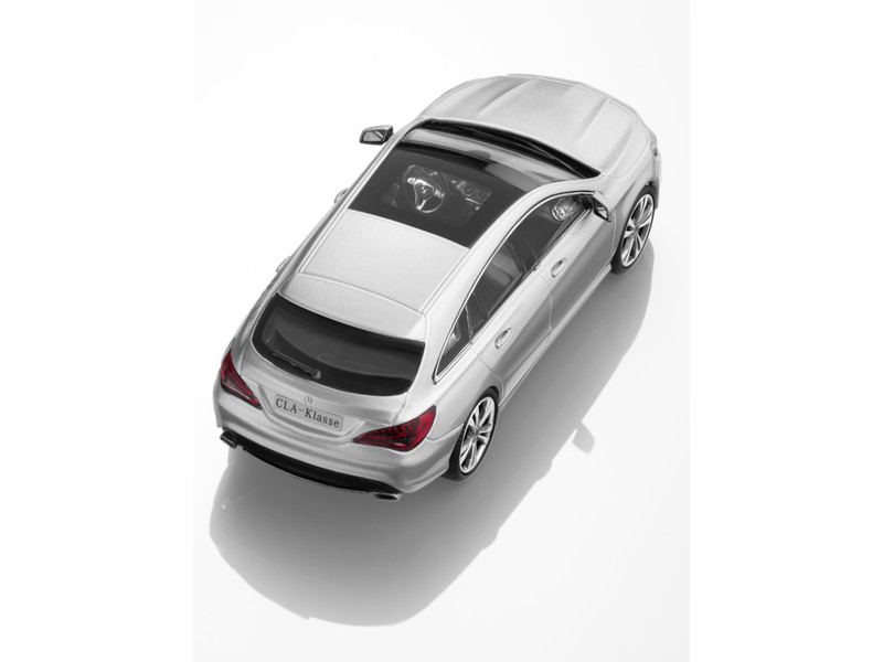 Mercedes-Benz Modellauto 1:43 PKW CLA X117 Shooting Brake