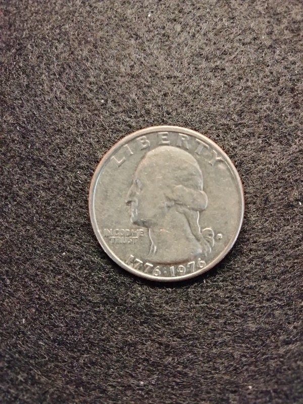 Geaoge Washington Bicentenial Coin, Photo actual coin clean & Extremel Rare.
