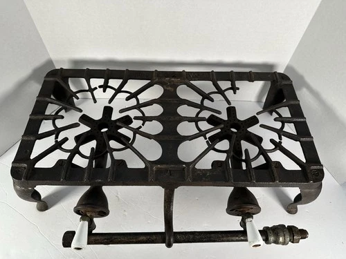 Griswold Two Burner Cast Iron Camp Stove #32 Erie PA With Porcelain Knobs VTG