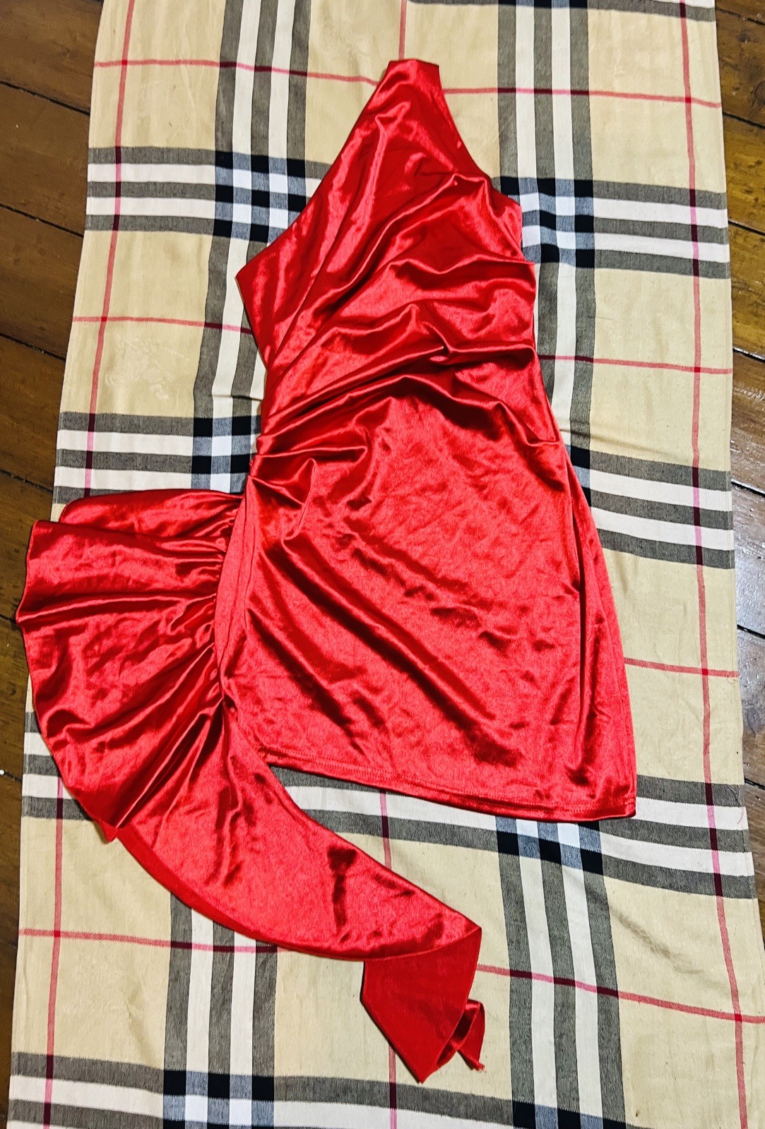 Bailarina de satén rojo | Clubbing | Vestido de fiesta con volantes en el muslo Talla 6