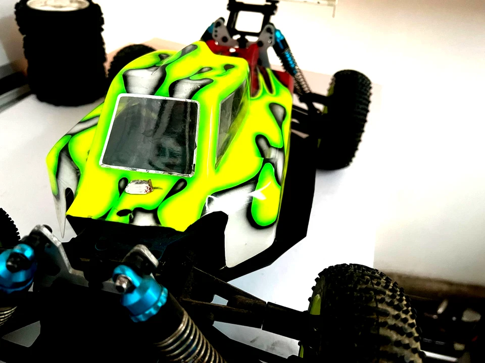 *RARE* Vintage OFNA MBX Ultra Comp 1/8 Nitro Buggy Roller Rolling Chassis - Image 4 of 4