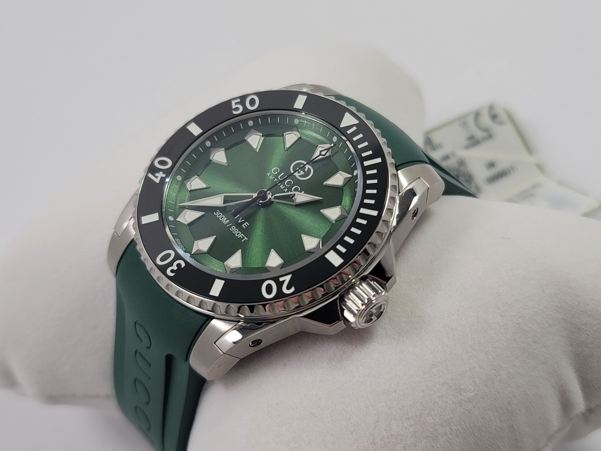Gucci Dive SWISS Automatic Green Dial Rubber Strap Men's Watch