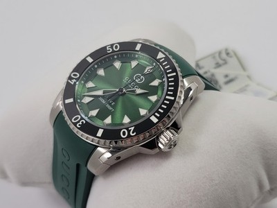 Gucci Dive SWISS Automatic Green Dial Rubber Strap Men's Watch