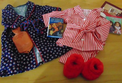 American Girl Molly's Retired Pajamas, Robe, Fuzzy Wuzzies ...