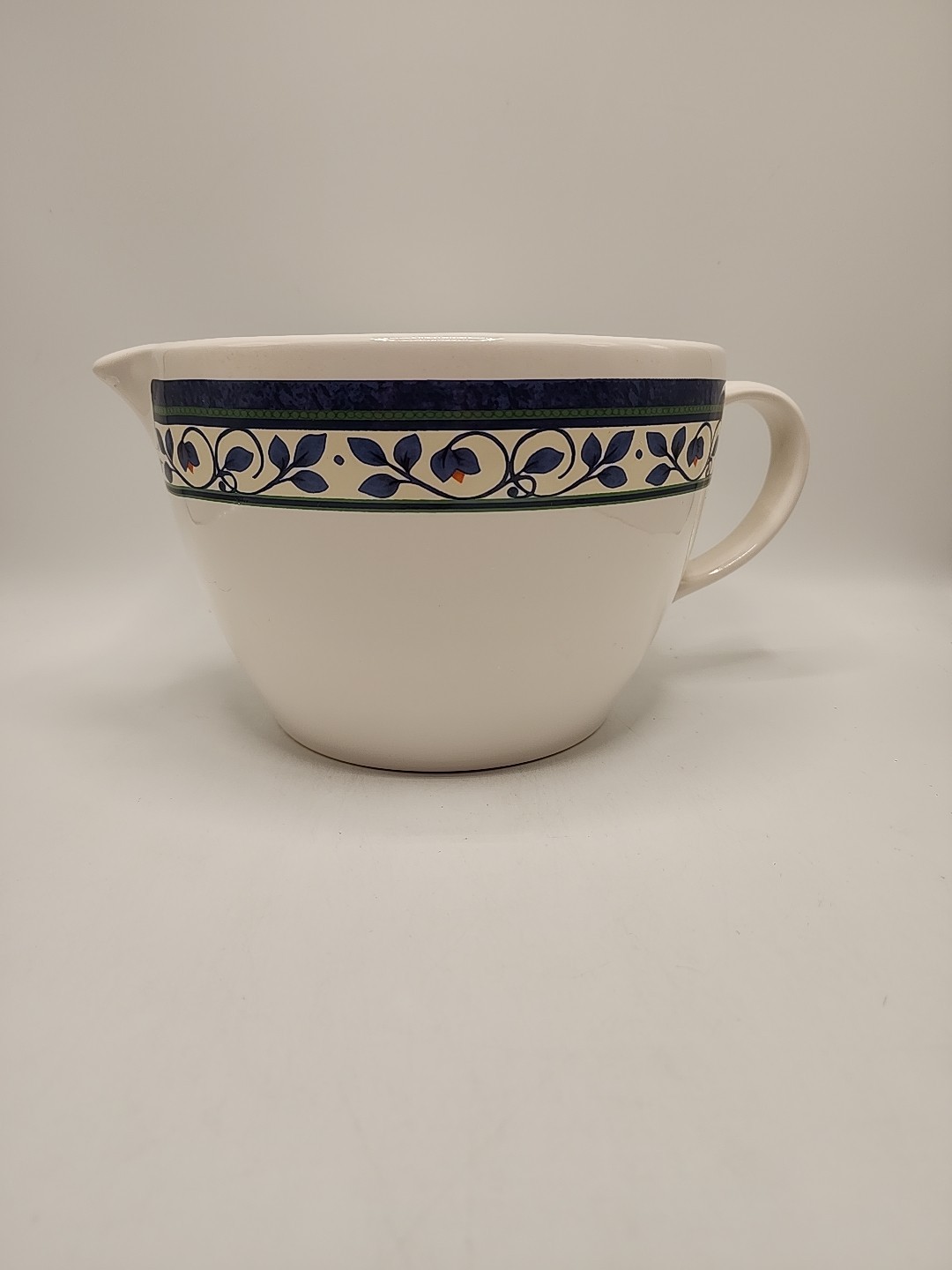 Pfaltzgraff "Orleans" 8 Inch Batter Bowl