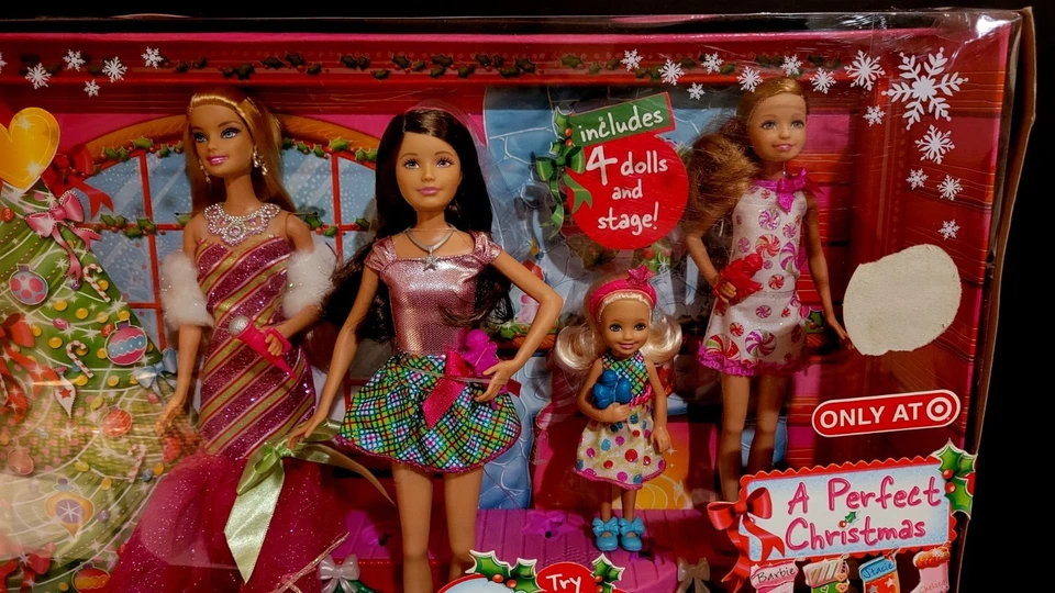 Barbie A Special Navidad Canto Juego 4 Muñecas NUEVO 2011 Objetivo Envío Rápido Foto 2 de 4