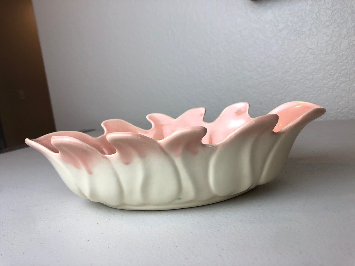 Vintage Hull Mid Century Modern Fruit Bowl Pink/Peach Scalloped