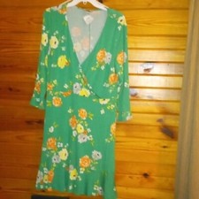 NWT women size 8 LOFT dress green flower print