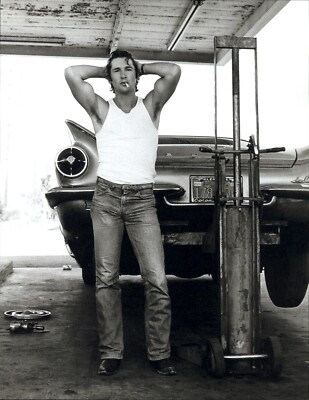 2000 Herb Ritts Actor Richard Gere 1978 Jeans & T Shirt Car Garage