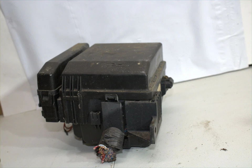 Unidad de relé de caja de fusibles Mitsubishi Galant 2007-2012 módulo 010040738 Foto 2 de 4