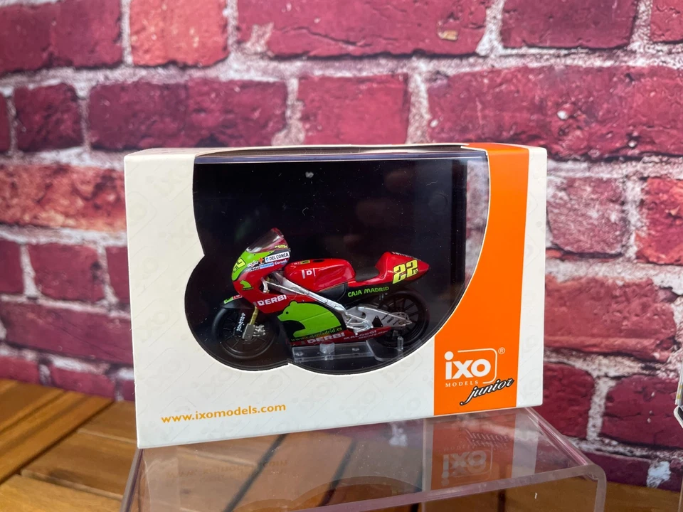 Lot of 5 - IXO MODELS MOTORCYCLE AGUSTA 500 DERBI 125 APRILIA RS 3 YAMAHA 250YZR - Image 2 of 4