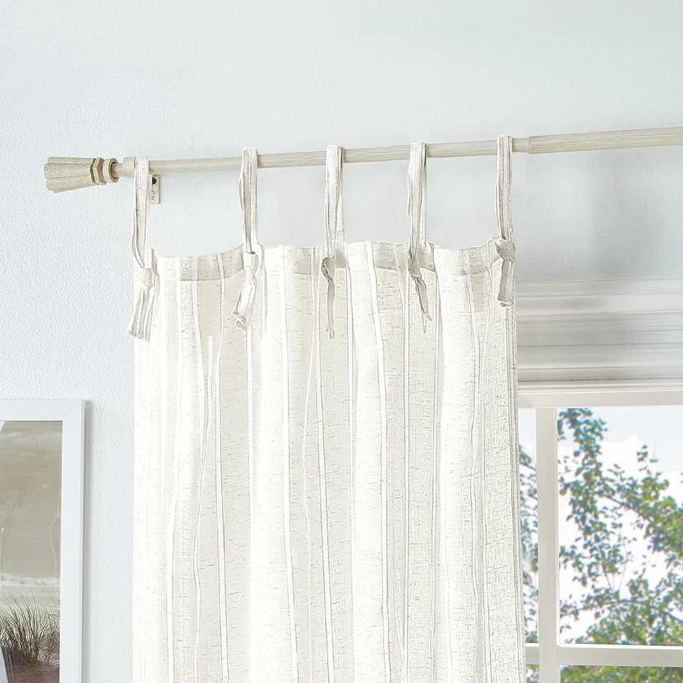 Cortinas Martha Stewart 84 pulgadas blancas de poliéster semi transparentes forradas estándar con lengüeta superior Foto 2 de 4