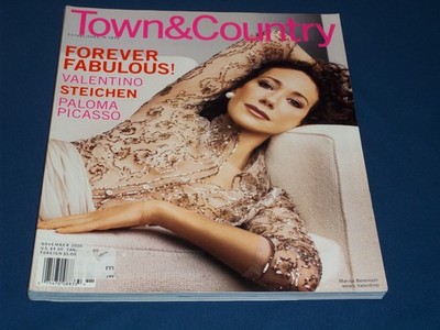 2000 NOVEMBER TOWN & COUNTRY MAGAZINE - MARISA BERENSON COVER - H 13765