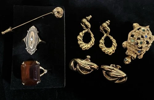 Vintage Jewelry Lot Trifari Napier Coro Monet Sarah Coventry Avon Gold Tone Rare