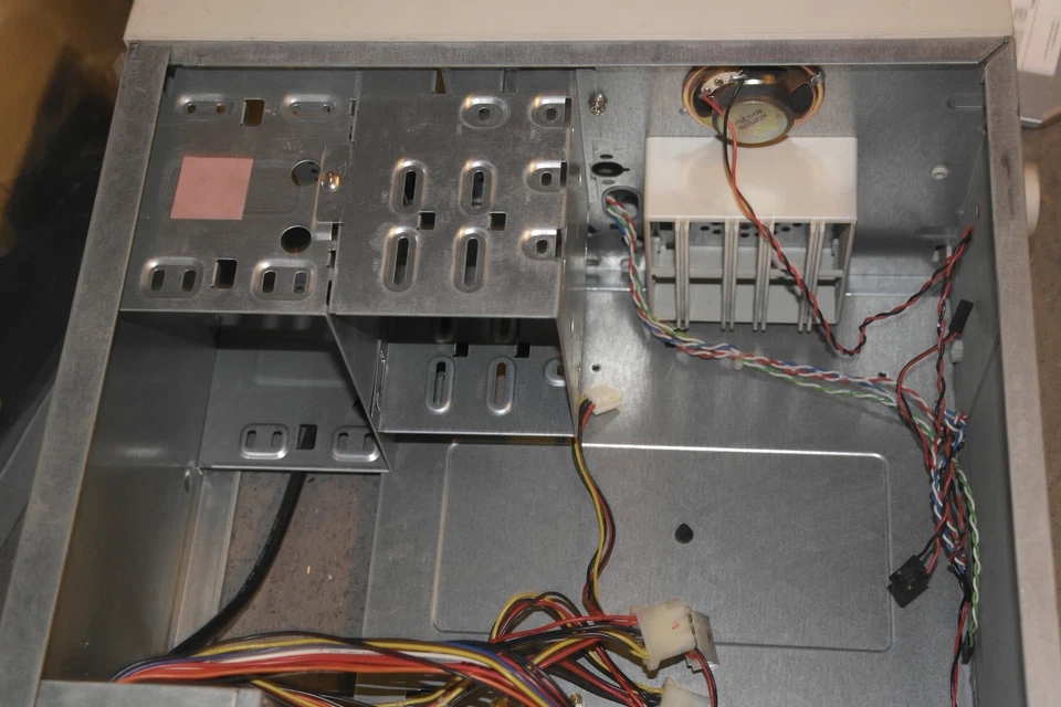 AT PC Computer CASE Tower beige 2+3 bay 90s PSU square button working - Image 2 of 4