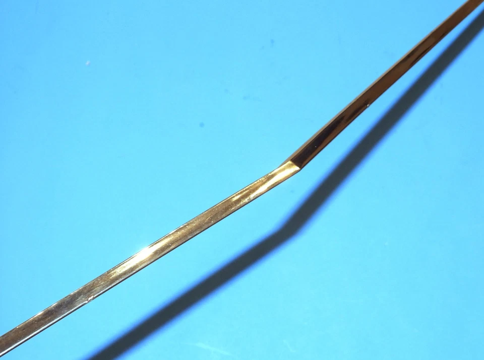 Oldsmobile Toronado 1966 1967 OEM capó delantero borde moldeado 13775 y 389731 - bonito Foto 2 de 4