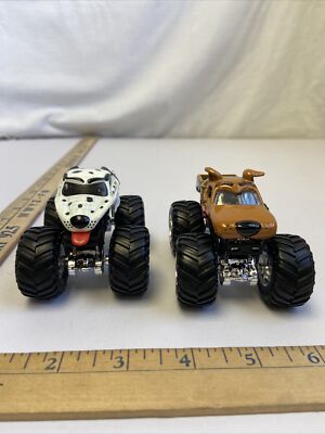 Hot Wheels Monster Jam Trucks 1/64 Scale- Monster Mutt/ Scooby-Doo