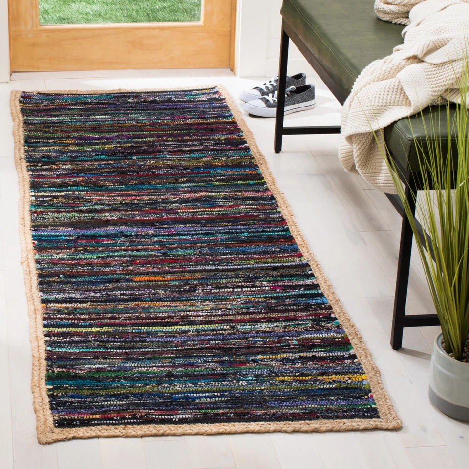 SAFAVIEH Montauk MTK960Z Handwoven Black / Natural Rug - Image 2 of 4