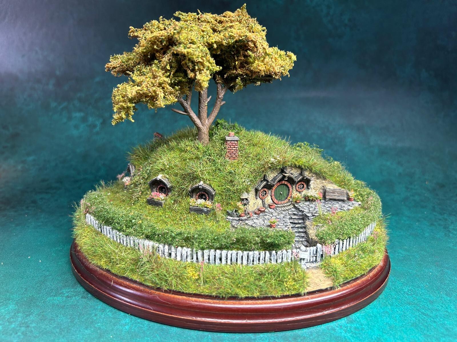 Handmade Minature Hobbit Hole, Bag End Bilbo Model - 1:160 Scale -DELUXE EDITION