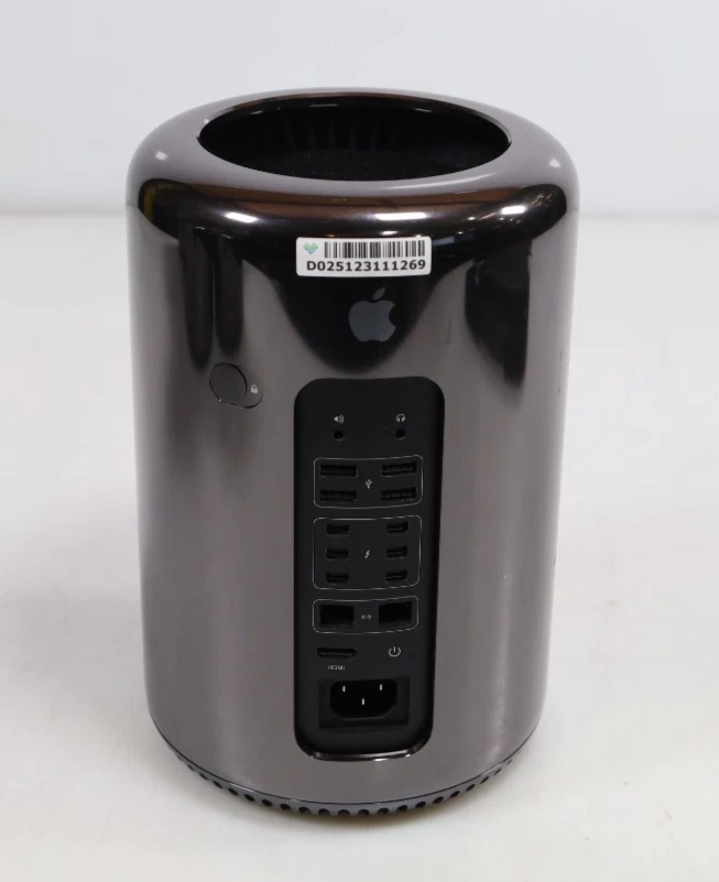Preços baixos em Computadores desktops e all-in-one Apple Mac Pro