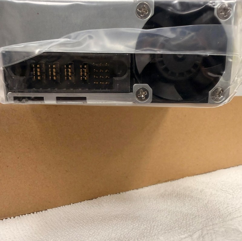 Delta DPS-1025AB C High-efficiency 1025-watt AC switching power supply (X2)