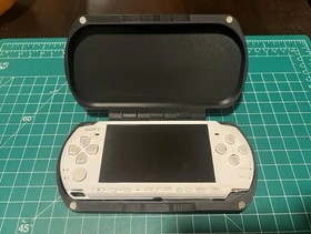 PlayStation Portable Hardcase with Magnetic Closure for PSP 2000/3000