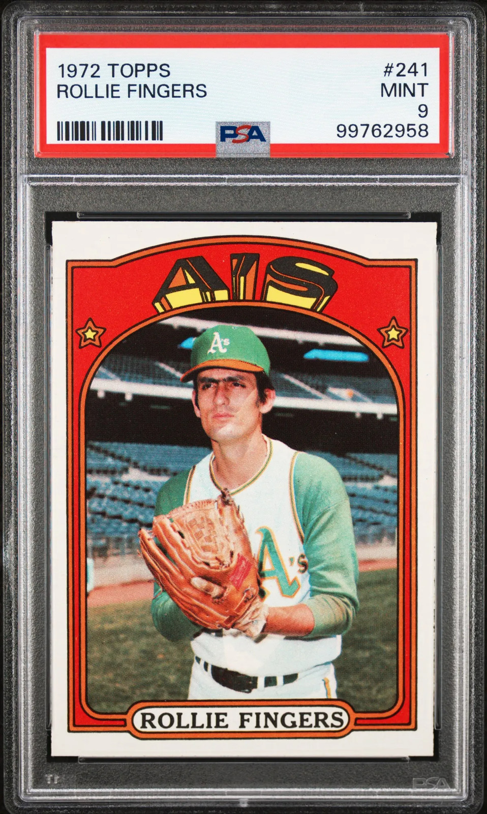 1972 Topps Rollie Fingers #241 PSA 9