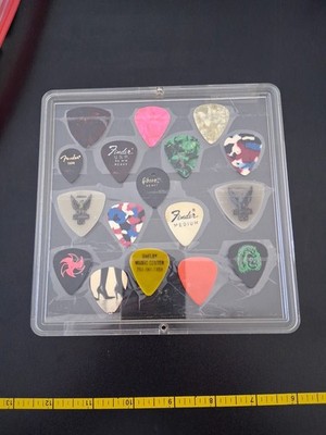 Lot Of 30 Guitar Picks Fender Gibson And A Few Others