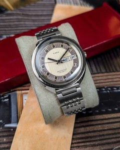 Vintage Timex Mens Watch 30mm Sprite Bullseye Beige Leather Manual Wind 1970\'s Timex Sprite | eBay main image 3