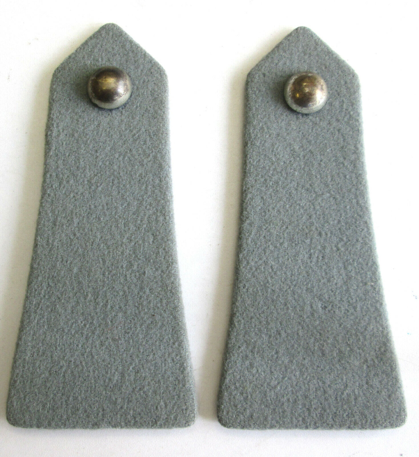 MATERIEL Pattes d'épaules gris cendré pour blouson mle 1946 ou veste mle 1959/61