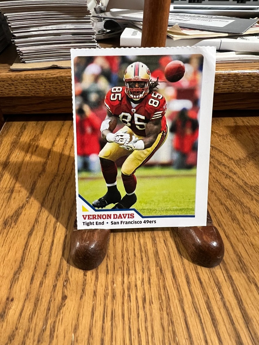 Sports Illustrated for Kids Card #450 Vernon Davis San Francisco 49ers