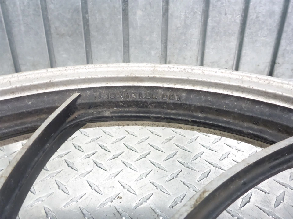 Rueda delantera 82 Yamaha XJ550 Maxim XJ 550 19X1,85 Foto 2 de 4