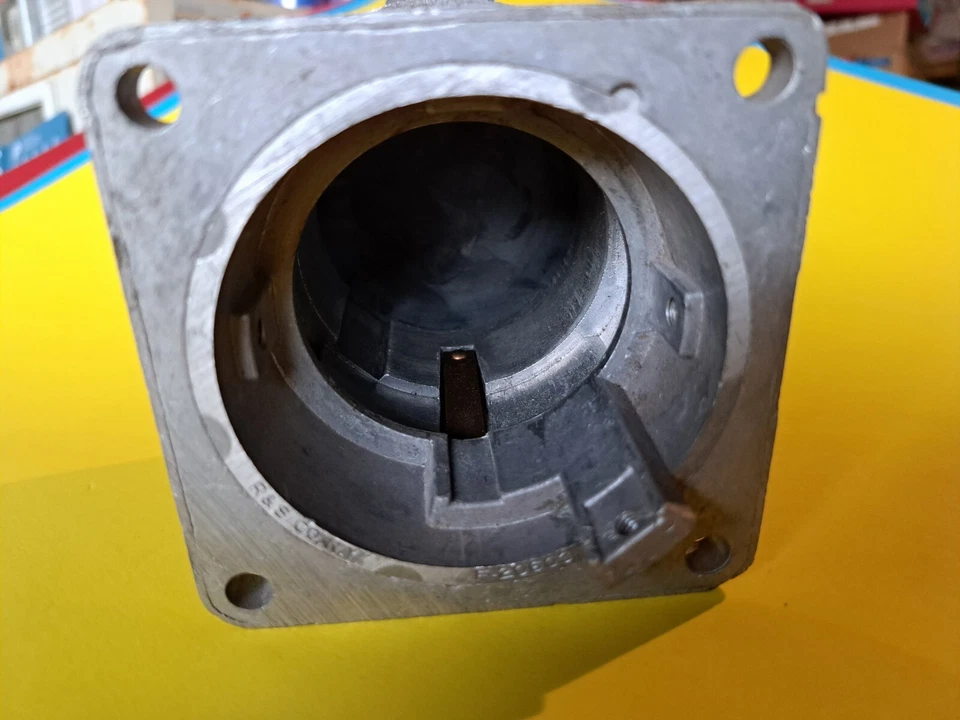 Russell Stoll 3124 Plug 60A 480VAC , 250V AC-DC, USA **NOS - Image 2 of 4