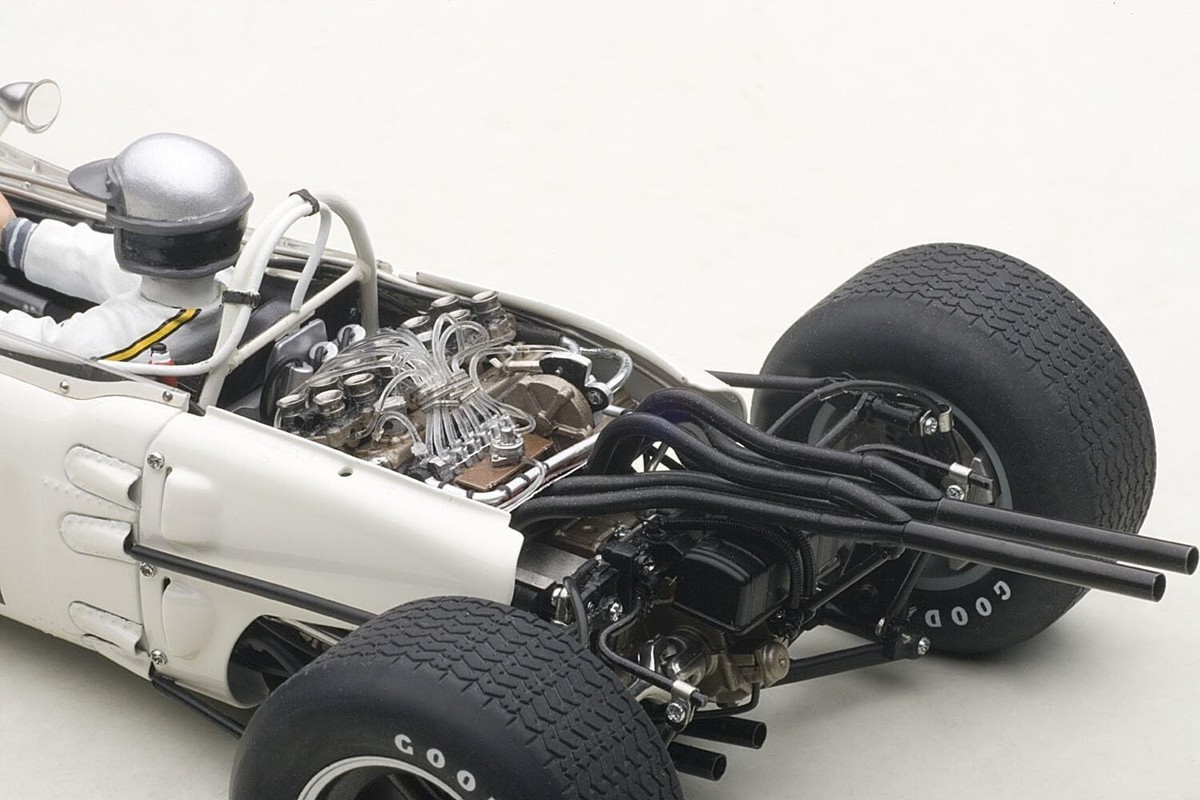 AUTOart Honda F1 RA272 1:18 Vehicle Car - White (86599) for sale