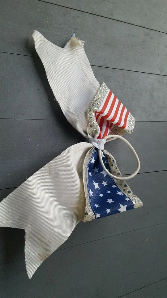 Cheer Bow Rojo Blanco Azul Lentejuelas Cola de Caballo Soporte Gimnasia Foto 2 de 2