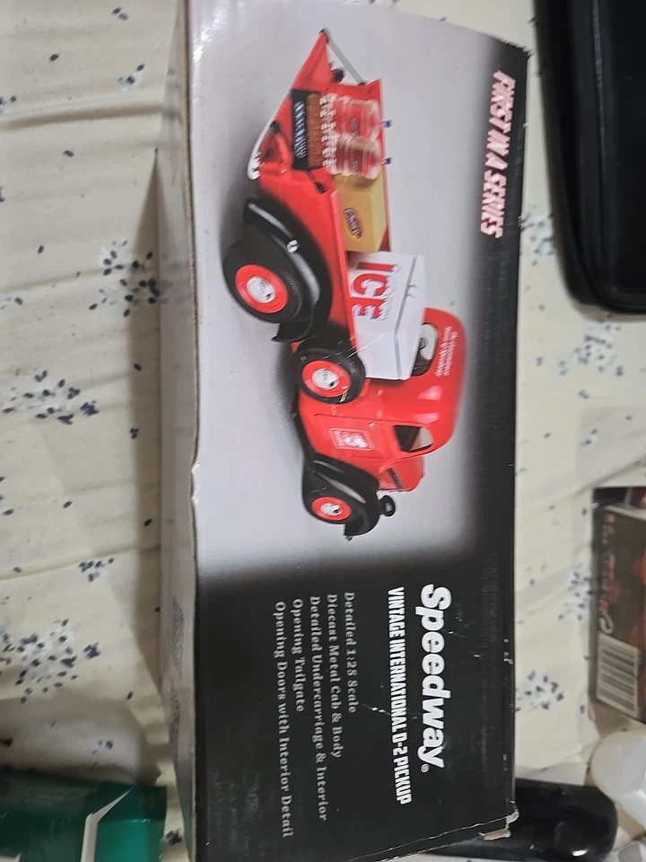 Coches diecast 1 24 Speedway Vintage International D-2Pickup Foto 3 de 3