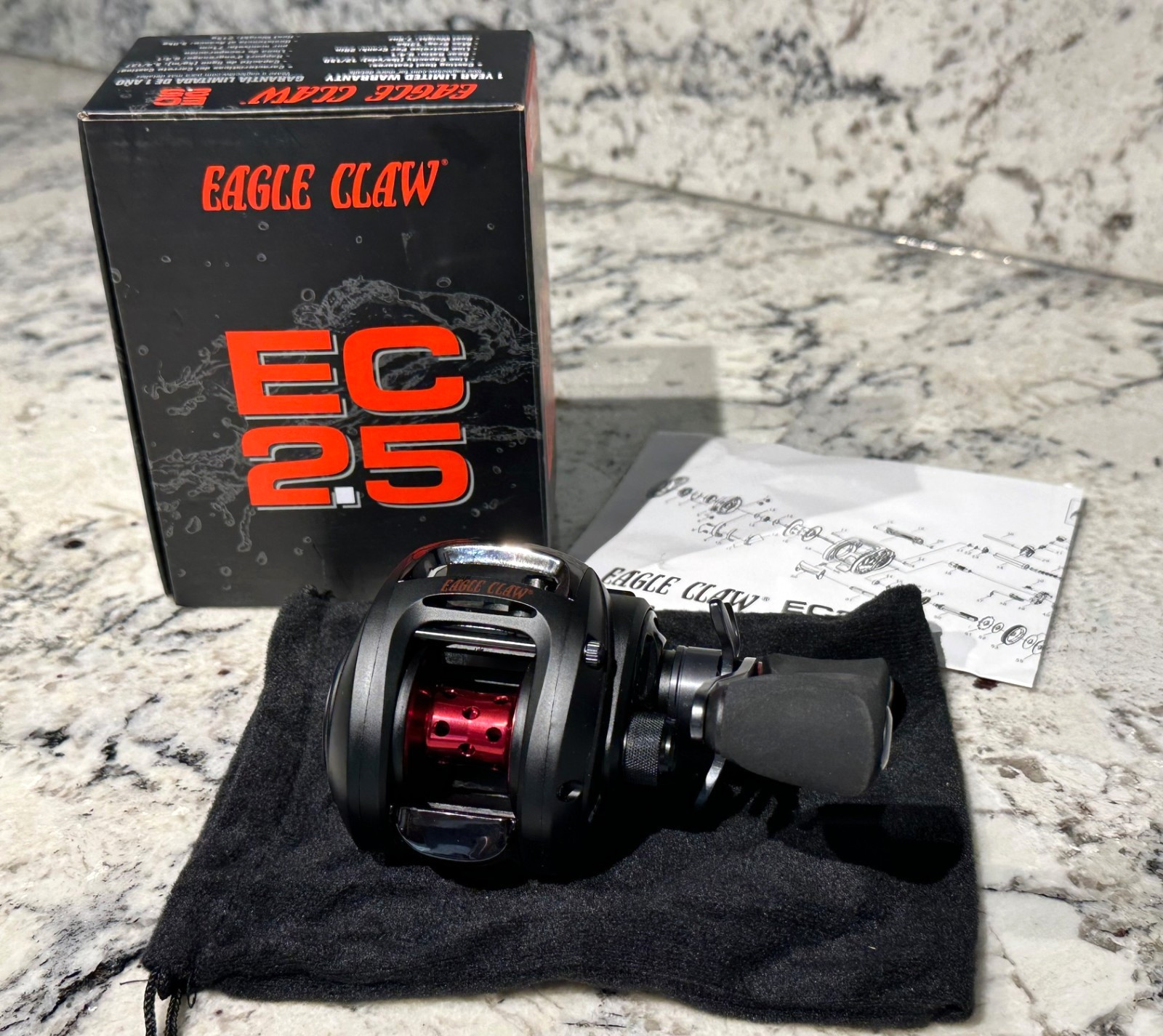 EAGLE CLAW FISHING TACKLE EC 2.5 Reel EC1100R Baitcaster New