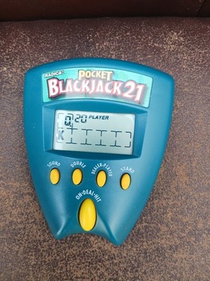 Vintage 1999 Radica Pocket Blackjack 21 Handheld Electronic mit neuen Batterien